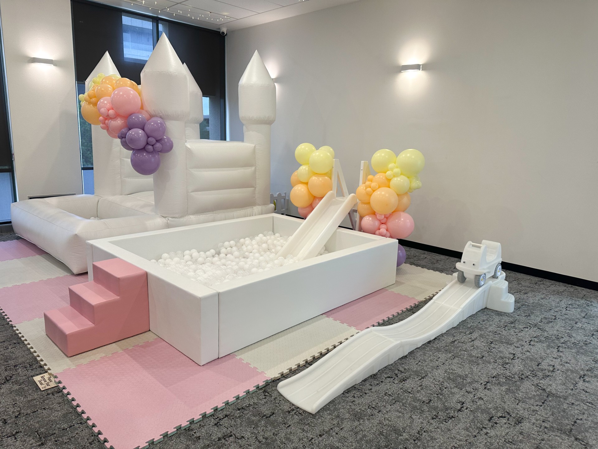 Jumbo Ball Pit (Combo)