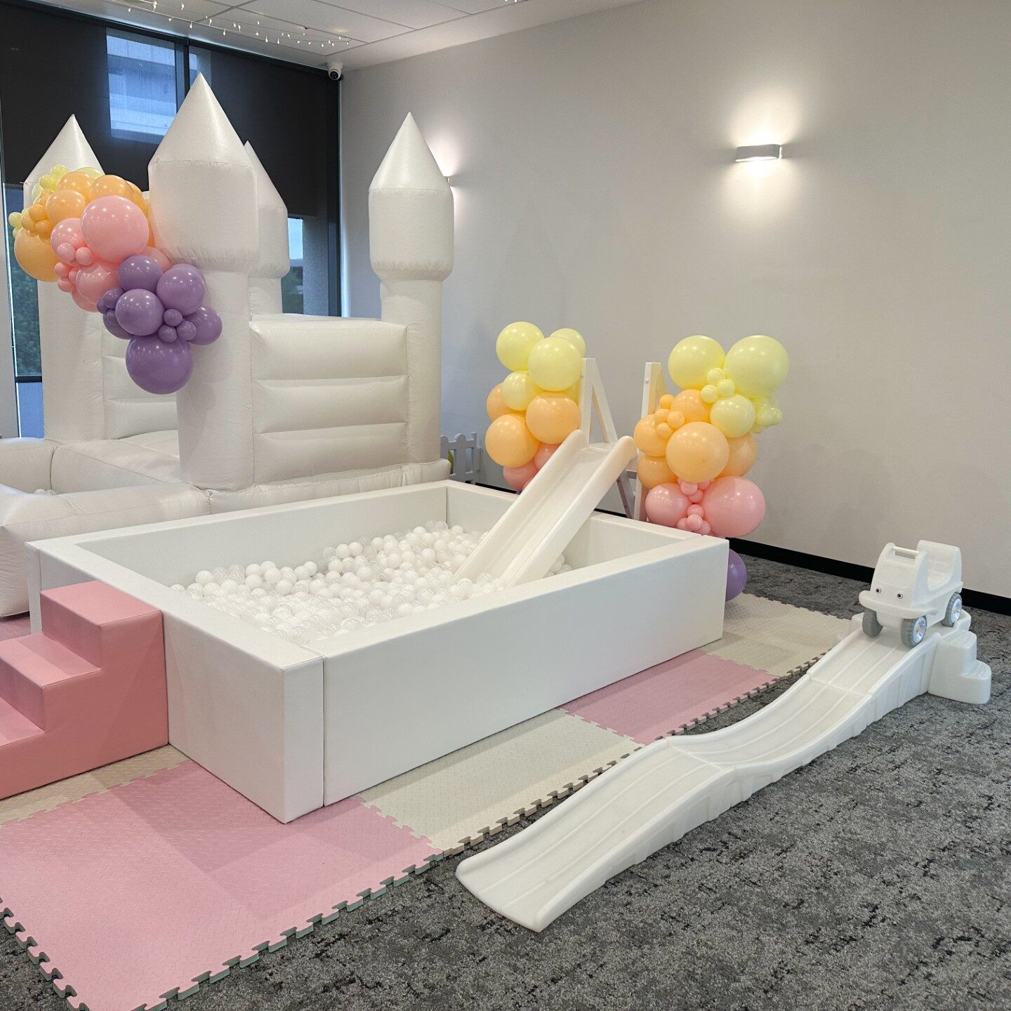 Jumbo Ball Pit (Combo)